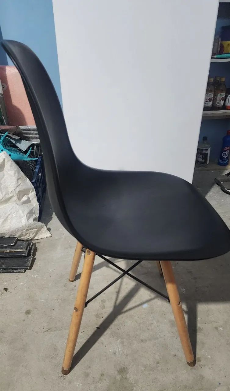 4 Cadeiras Eames  Pretas ! - Foto 2