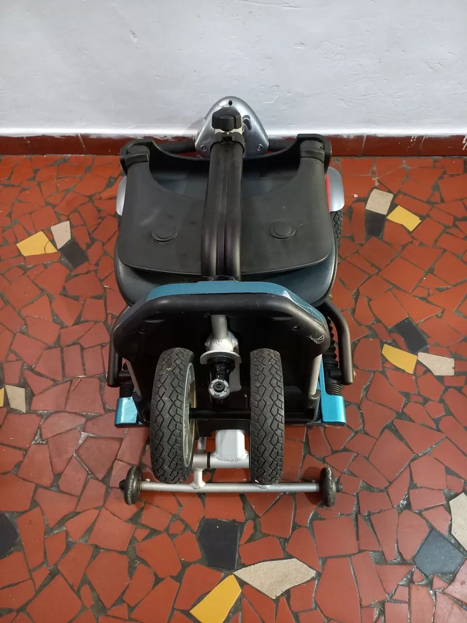 Cadeira  Rodas motorizada - Foto 3