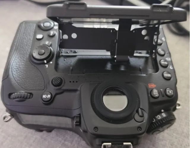 NIKON D850 *IMPECÁVEL* CORPO - Foto 3