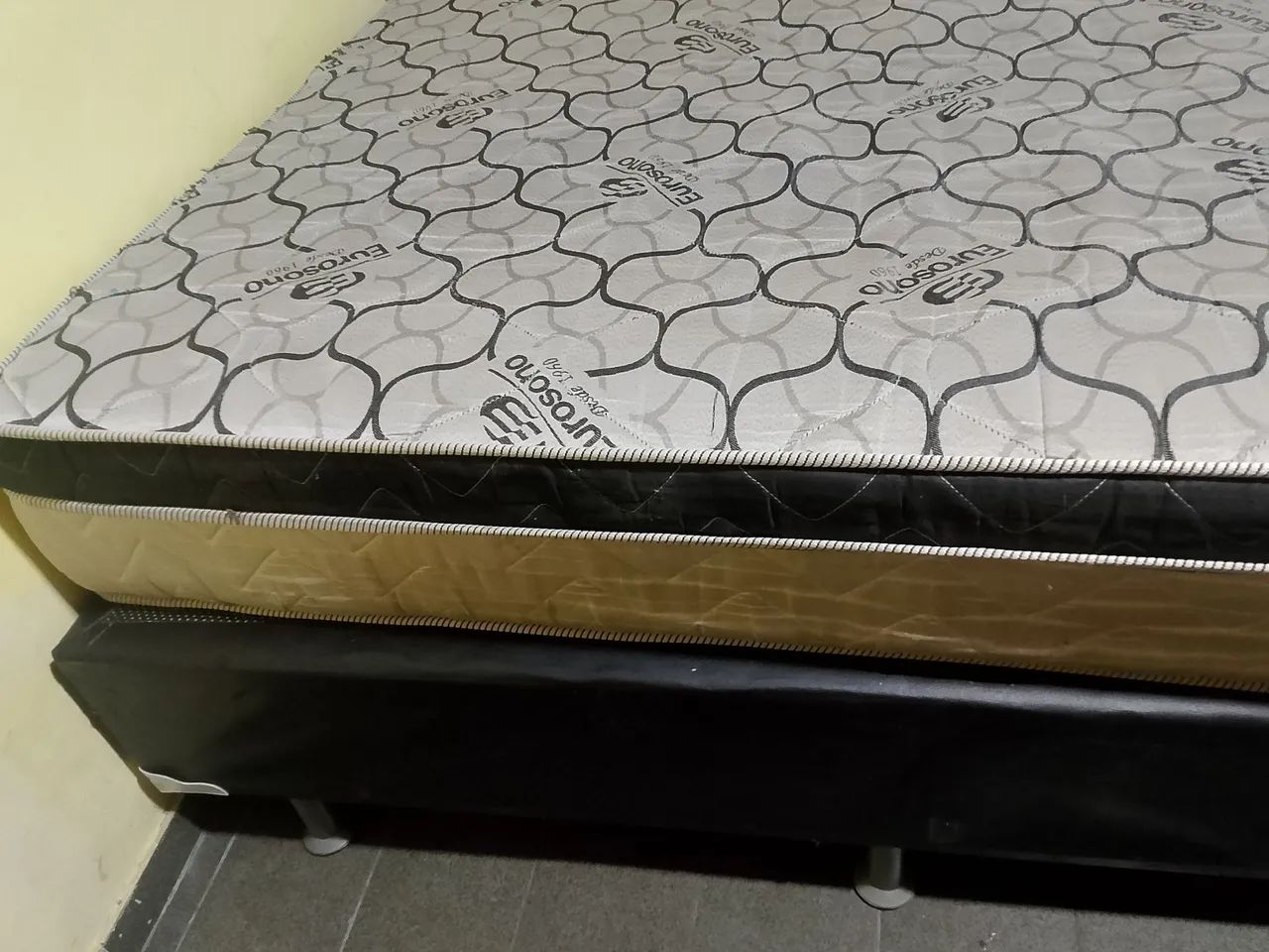 Cama box