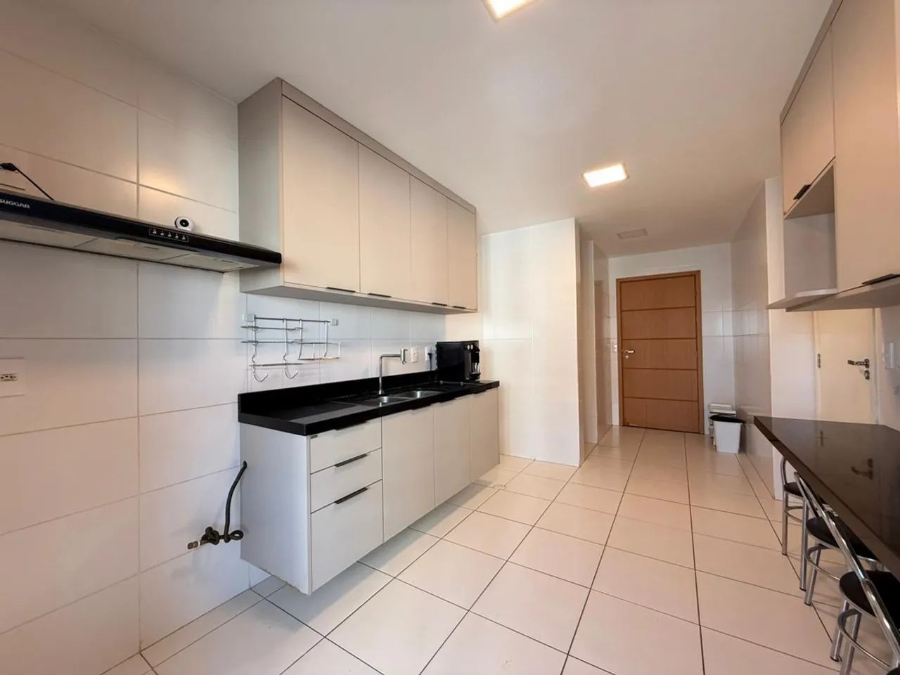 Apartamento, 3 quartos, 3 suítes, 143 m², 2 vagas no Umarizal em Belém - Foto 3