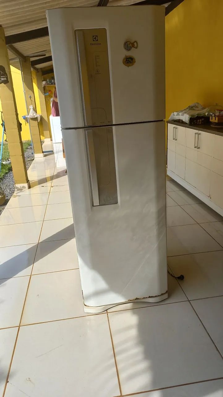 Vendo geladeira Electrolux  - Foto 3