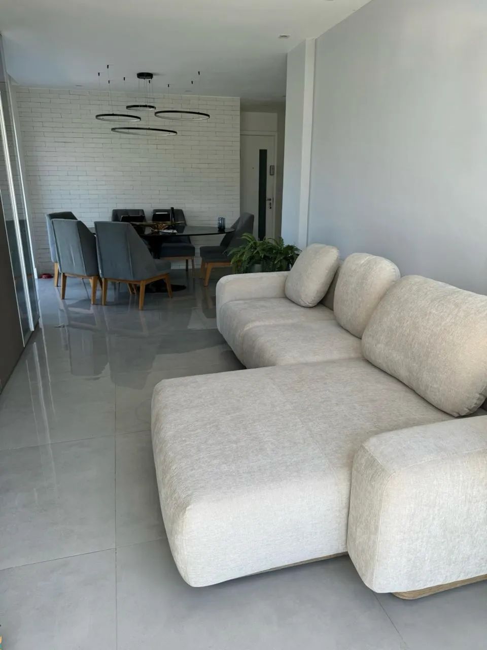 Sofá modular 6 lugares com chaise 
