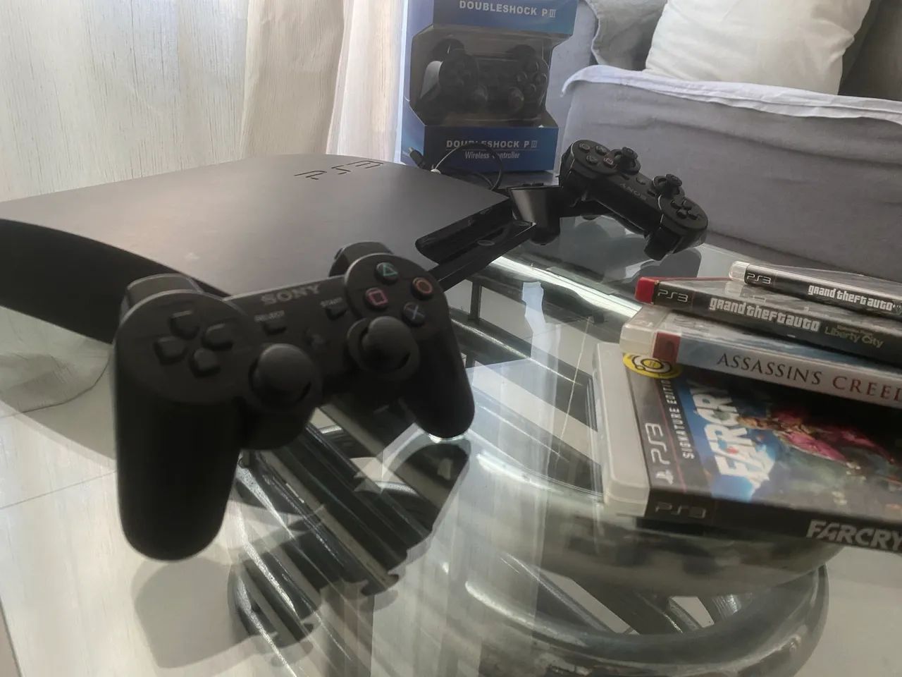 PS3 - com 7 jogos e 4 controles