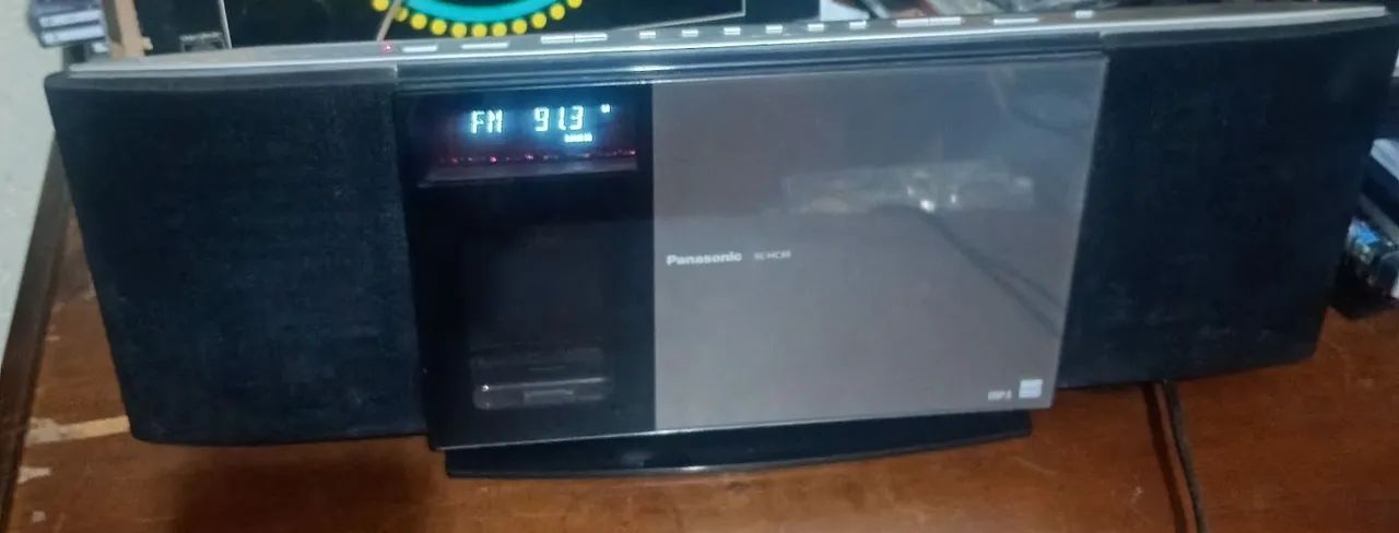 Rádio cd Panasonic modelo SC-HC30 
