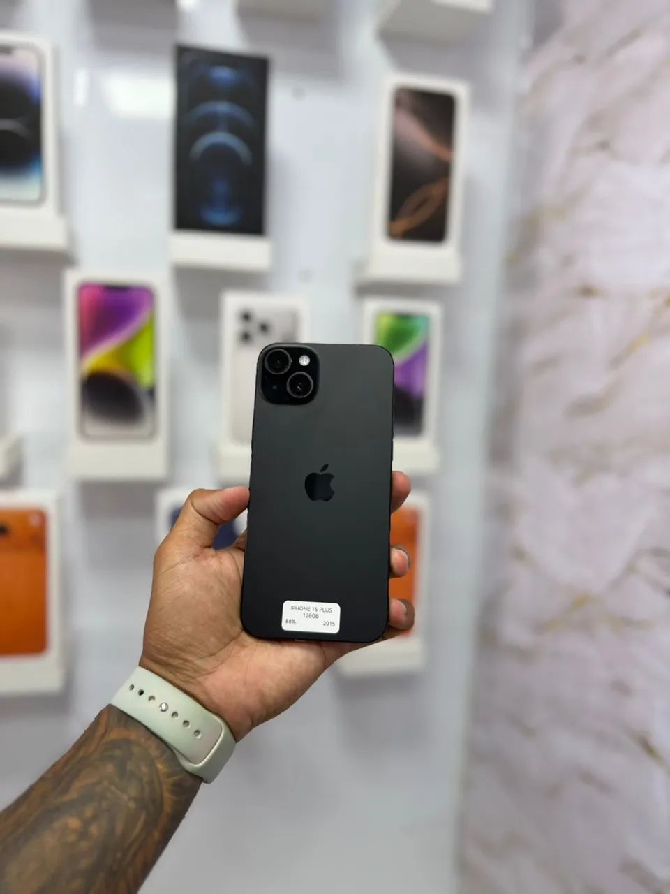 iPhone 15 PLUS - 128Gb ?3.399 - Celulares e Smartphones