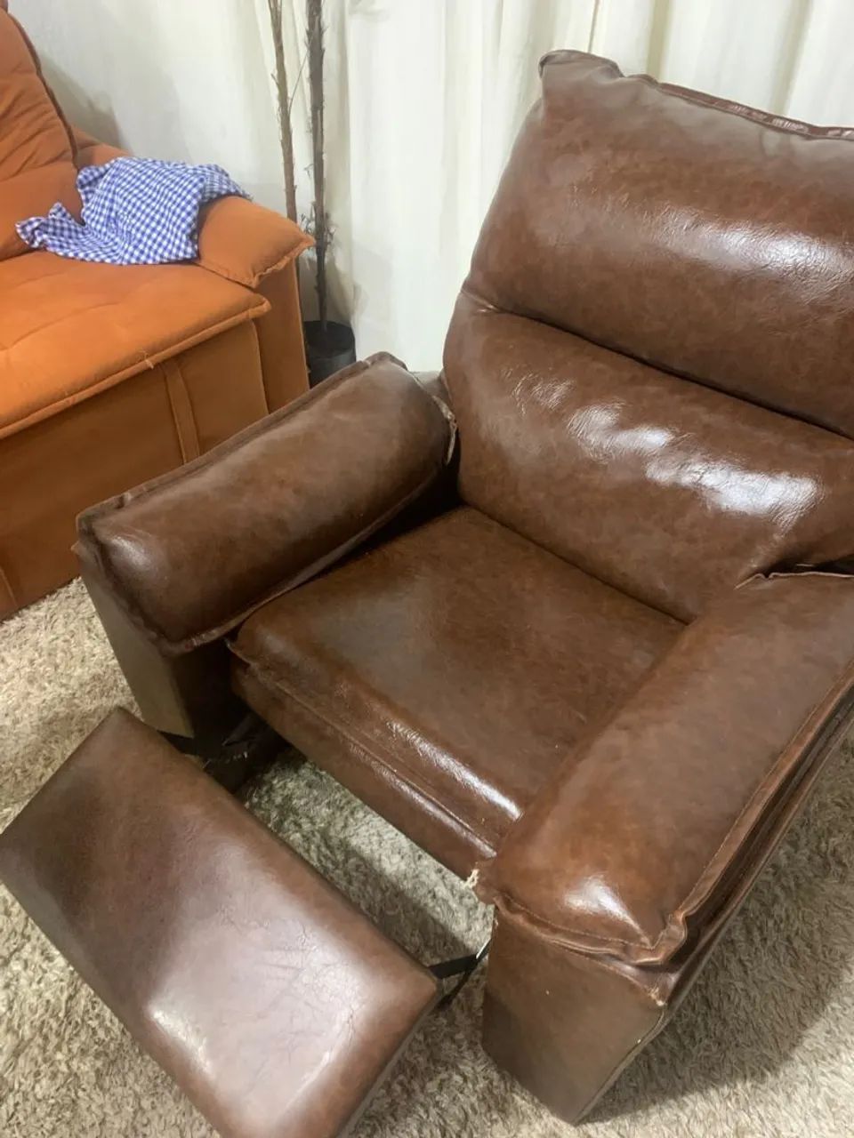 Poltrona Reclinável de couro  - Foto 3