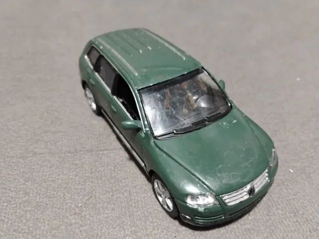 Miniatura Volkswagen Touareg Welly - com detalhes conforme fotos