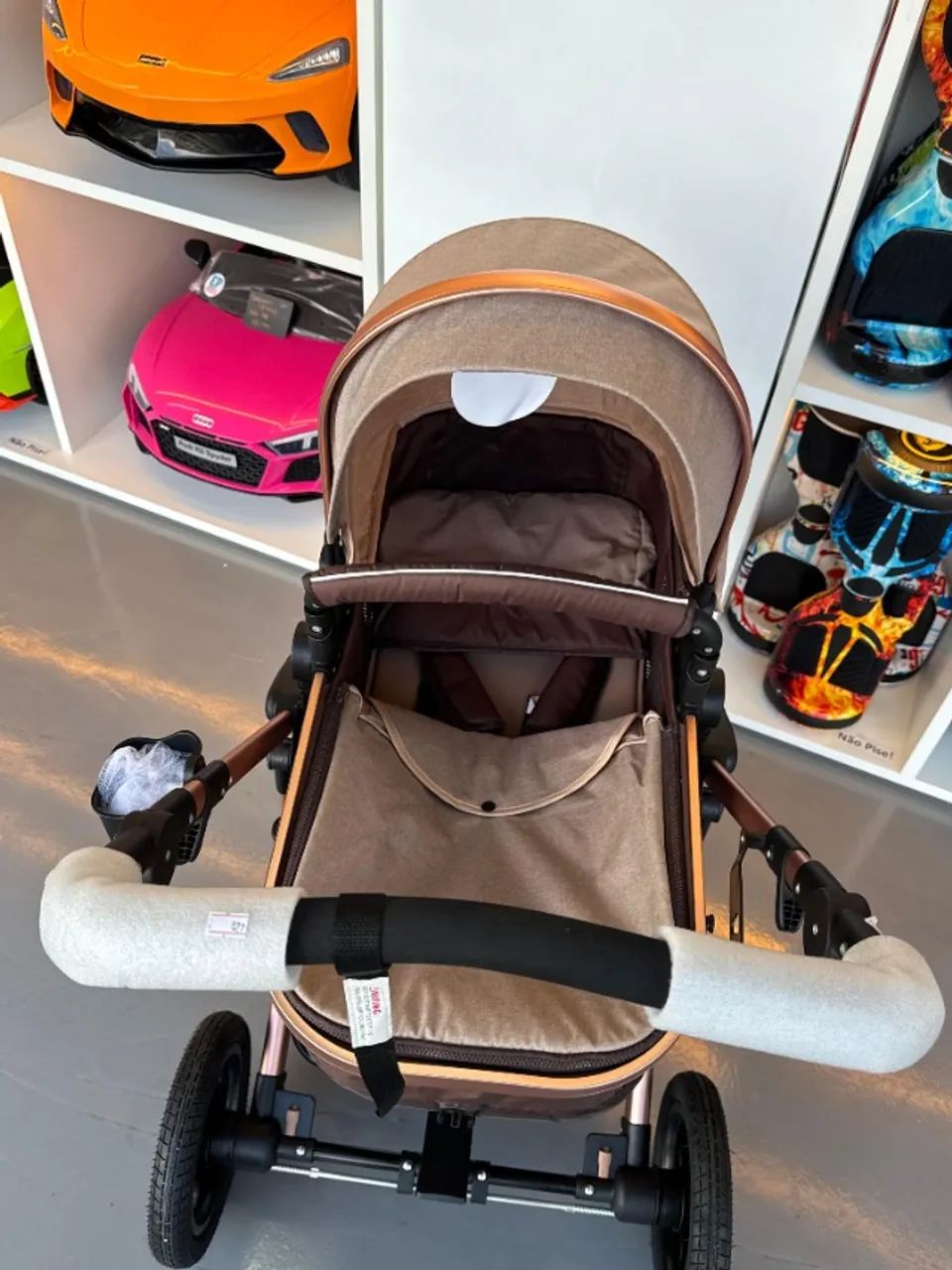 Carrinho de Bebê Luxo, Modelo Europeu com Moisés - Foto 4