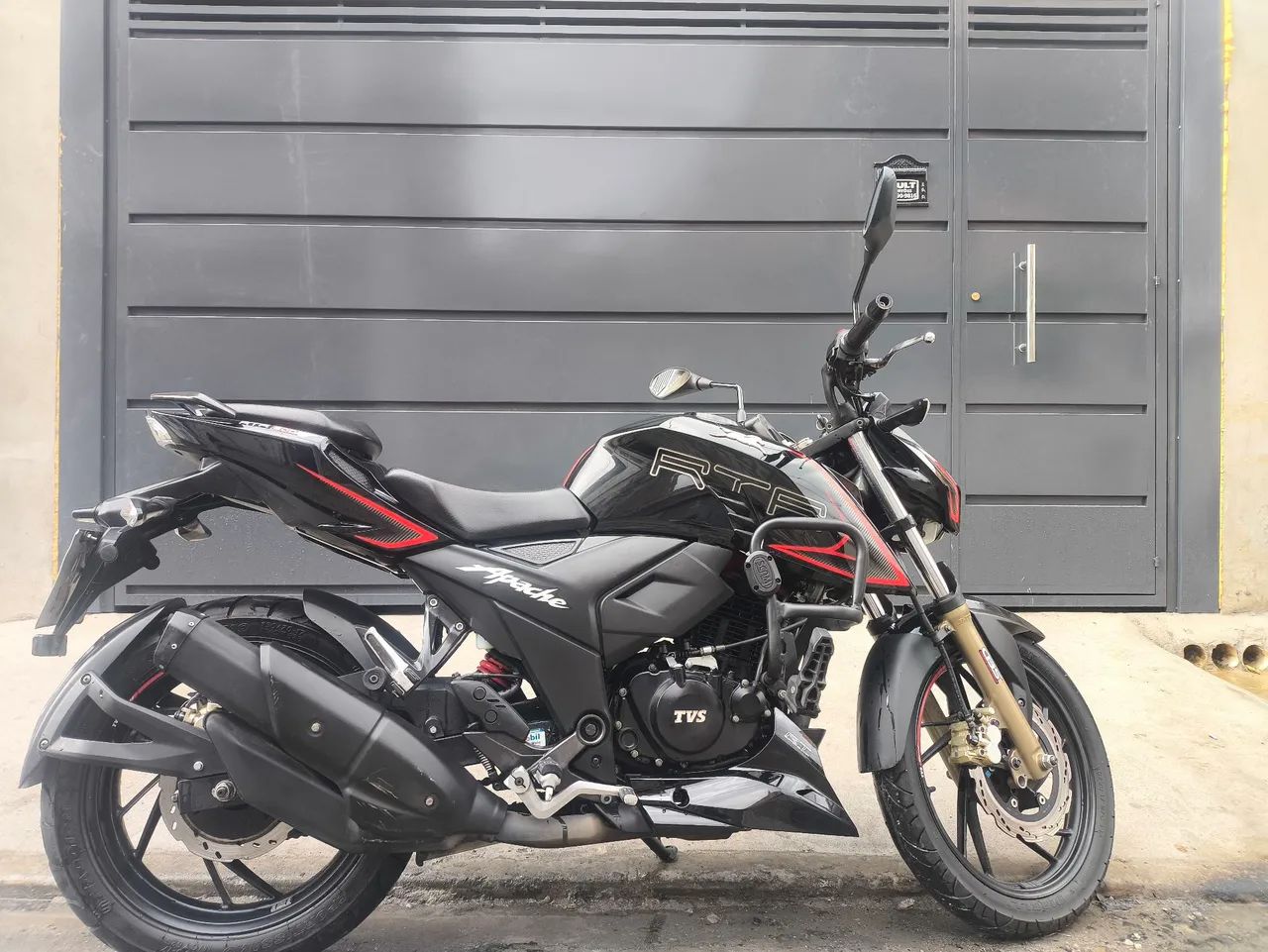 Dafra Apache 200 RTR, segundo dono. 
