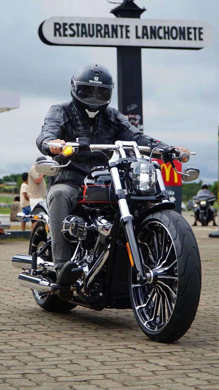 HARLEY DAVIDSON BREAKOUT 117 - Foto 3