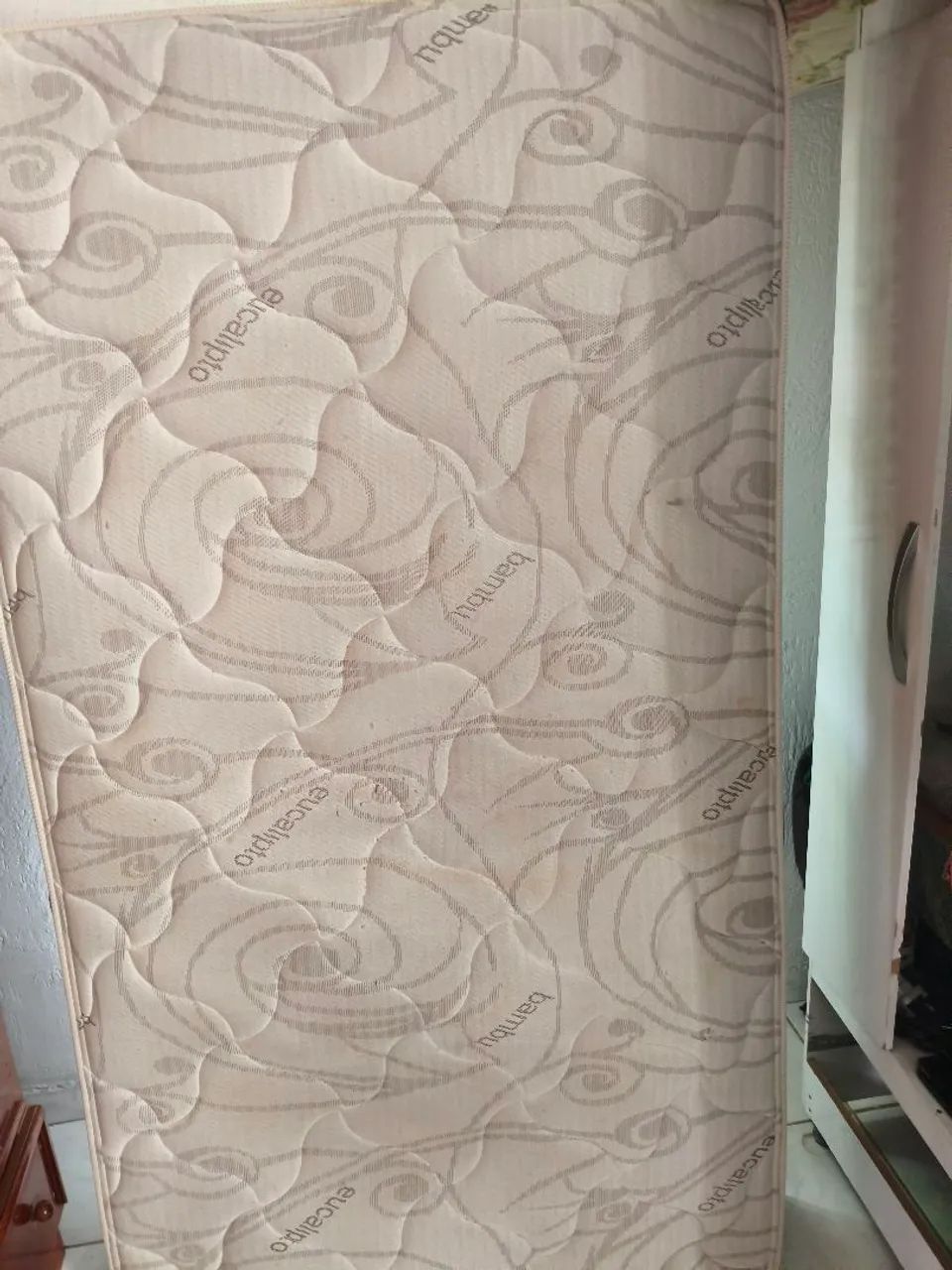 Vendo cama box solteirão  - Foto 3