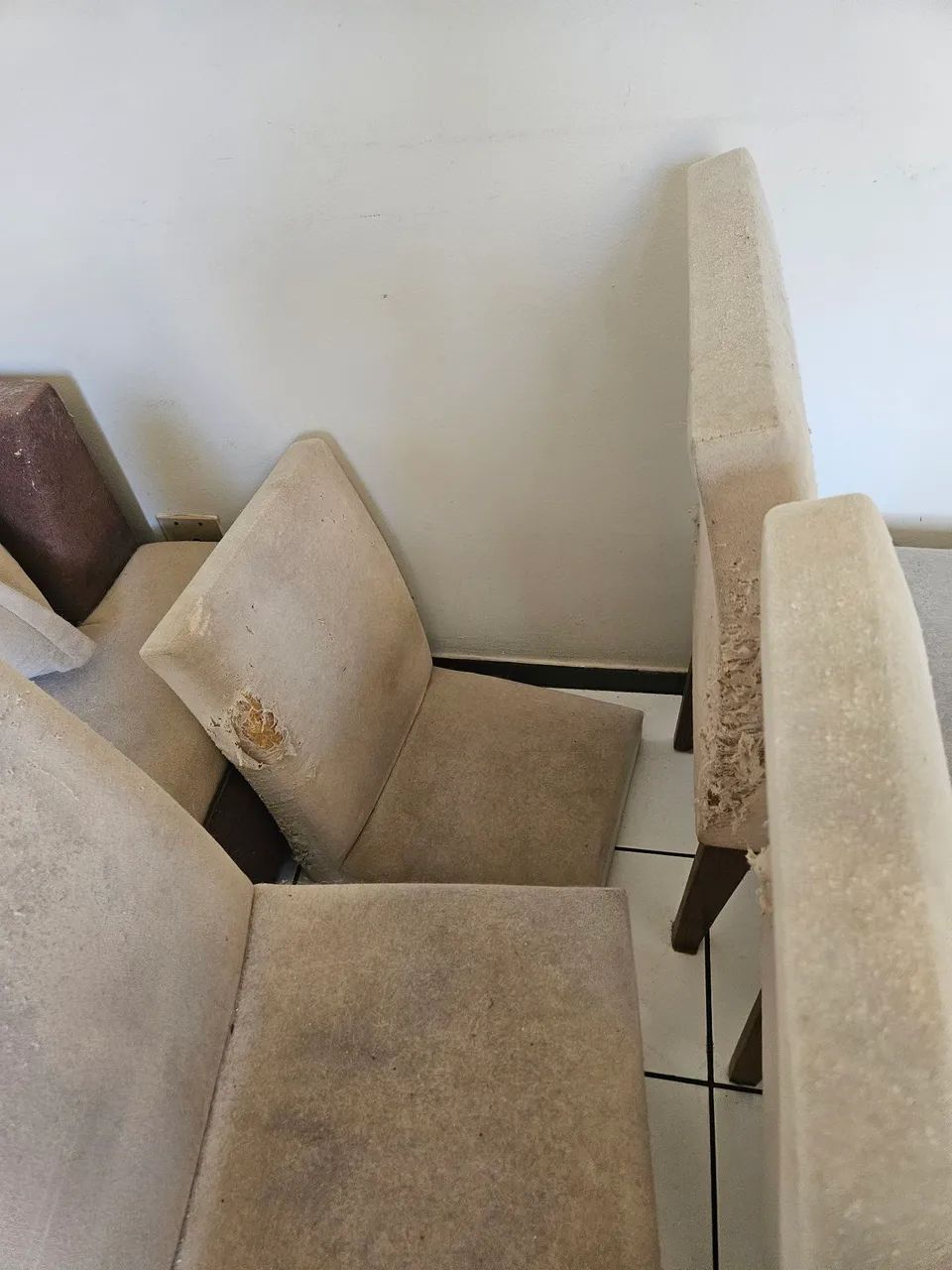 CONJUNTO DE 4 CADEIRAS DE JANTAR (PARA REFORMA) - Foto 3