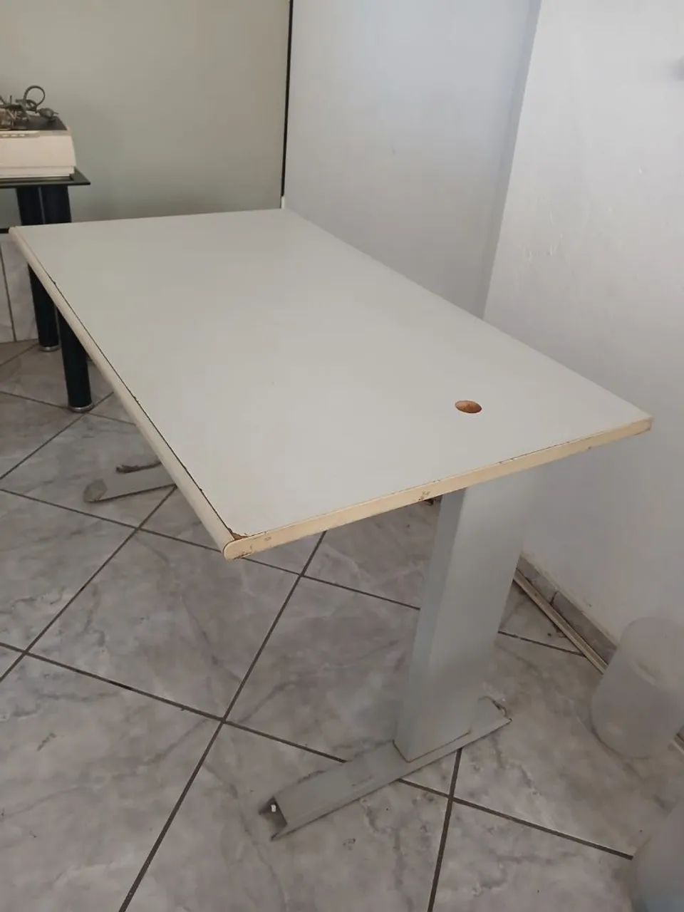 Escrivaninha de madeira 