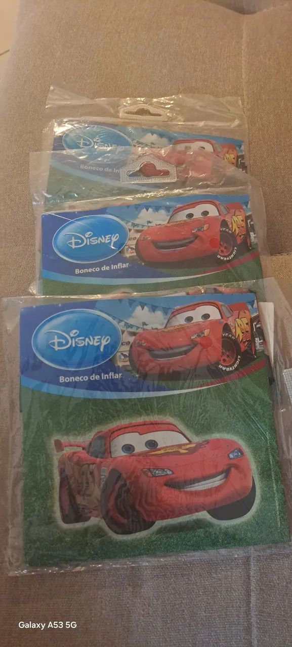 Boneco inflavel carros disney