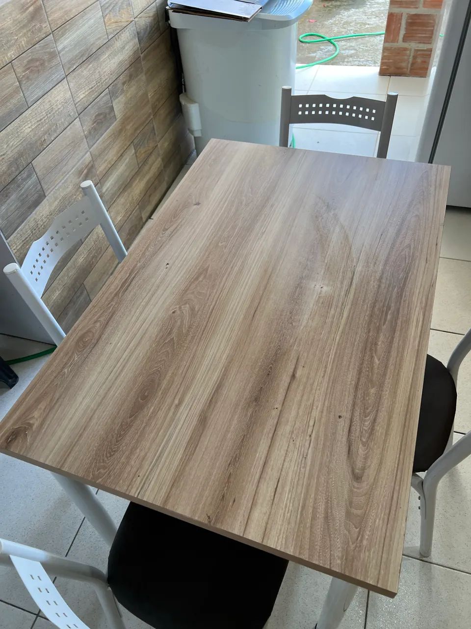 Mesa de 4 cadeias - em estado de nova  - Foto 3