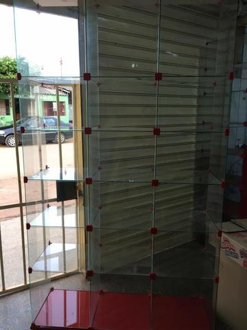 Vitrines com revertimento vermelho - Foto 6