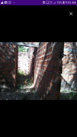 Vende-se um terreno no panaquatira