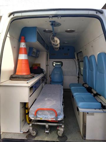 Ambulância - Foto 4