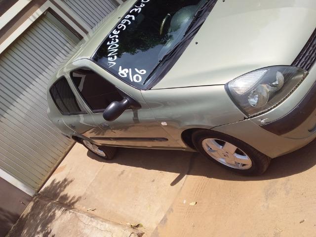 Clio sedã - Foto 15