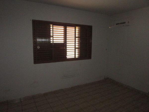 Casa com 3 quartos - Bairro Jardim Planalto em Goiânia - Foto 11