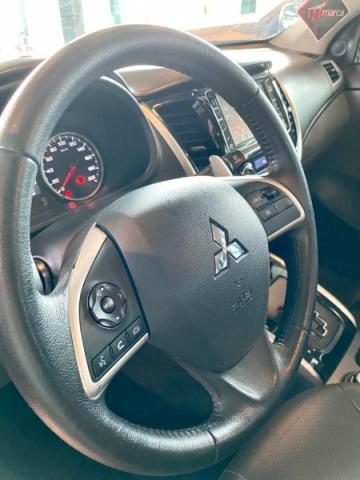 Mitsubishi L200 Triton 2.4 16V Turbo Diesel Sport HPE-S 4P 4X4 Automático - Foto 3