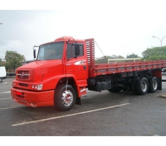 CAMINHÃO MERCEDES BENZ 1620 COM CARROCERIA