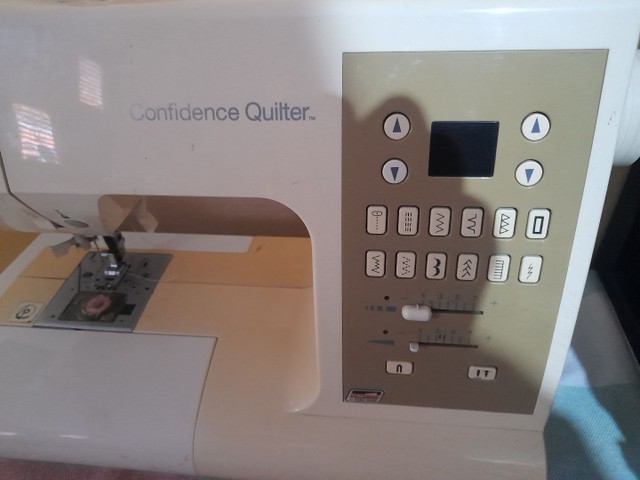  Máquina de costura singer Confidence Quilter  - Foto 3