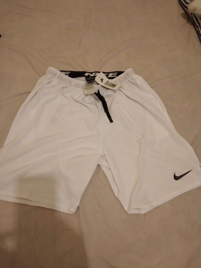 bermuda nike nova