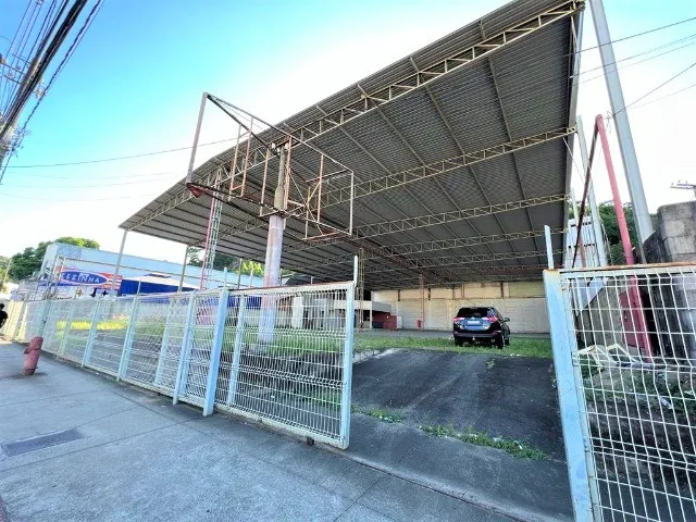 Alugo Galpão em avenida de Maruipe com 1.200m² e escritório - R$ 40.000,00