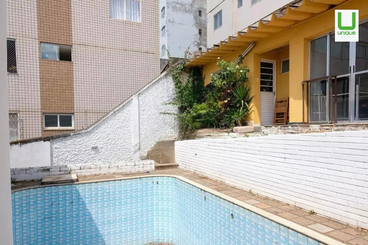 Casa à venda com 330m², 5 quartos e 2 vagas - Foto 4