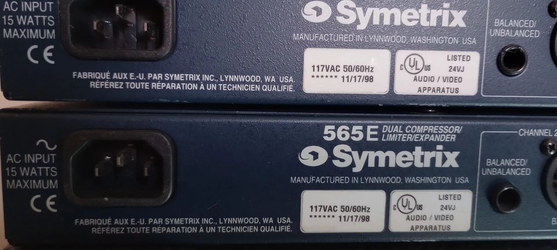 Som , aparelho Symetrix 565 E duas unidades 