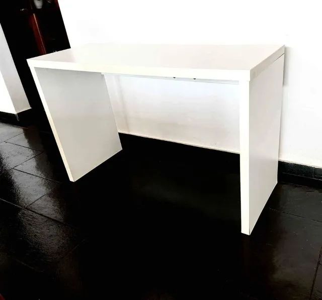 Mesa branca 120 x 45 cm