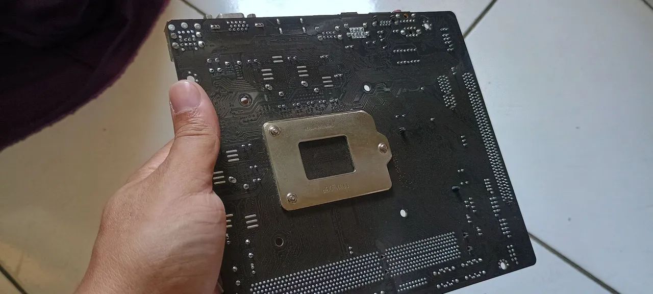 Placa Mãe H61 LGA 1155 Intel COM  DEFEITO  - Foto 3