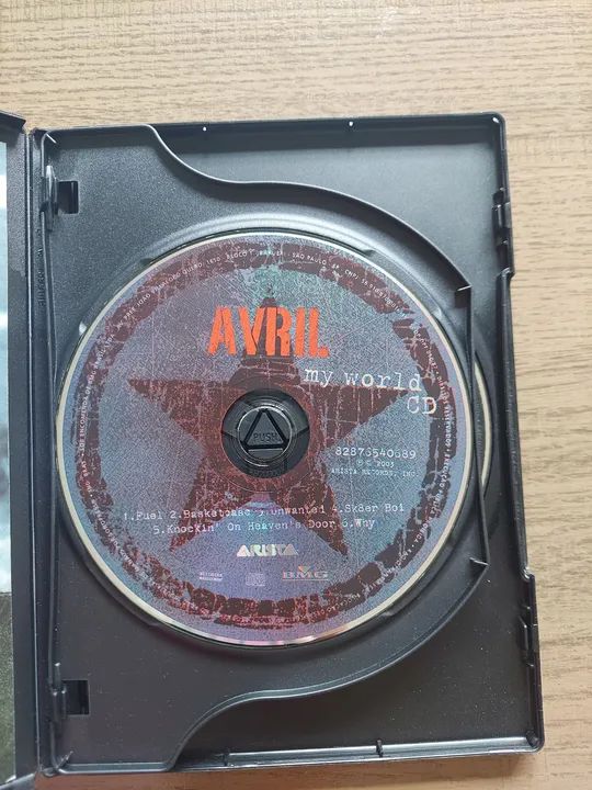 Avril Lavigne - My World (DVD) - Foto 3