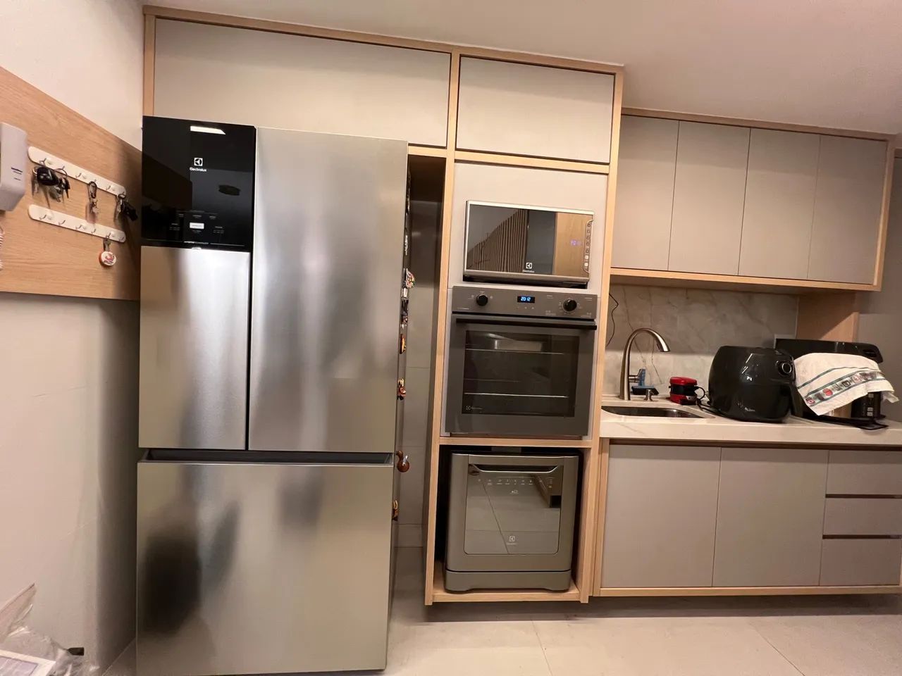 Custom kitchen 64302117791106120