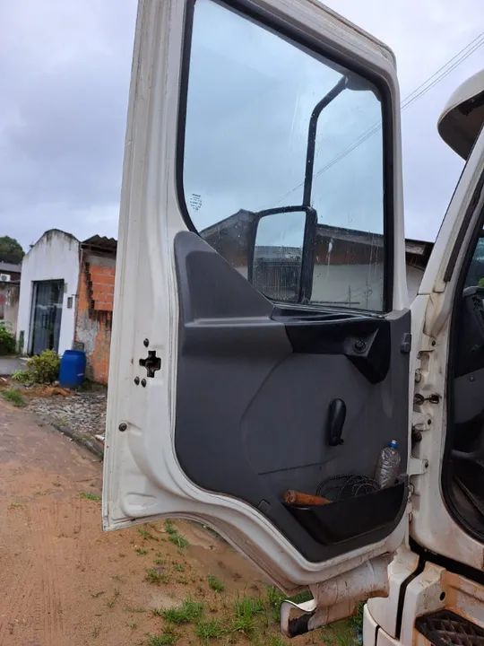 Volvo VM 260 6x2 ano 2011  - Foto 5