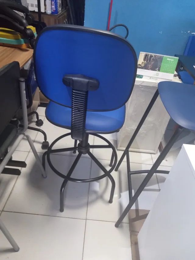 Cadeira giratória alta  - Foto 4