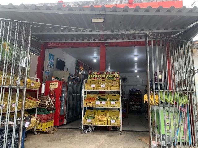 Passo um mercadinho em funcionamento 