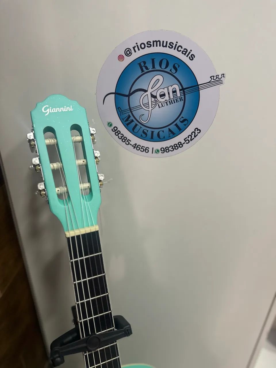 Violão infantil azul