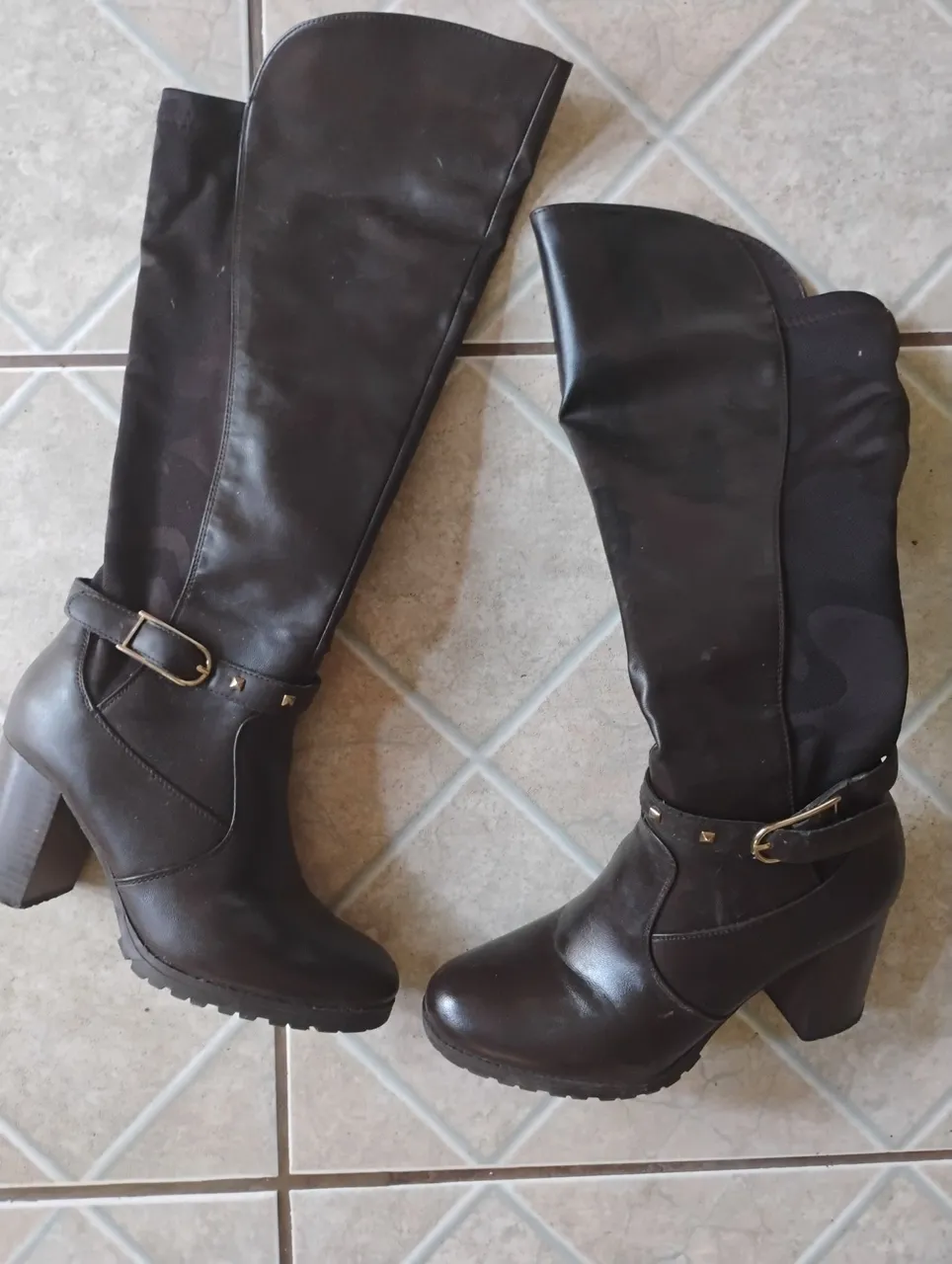 Botas Femininas Cano Alto Marrom