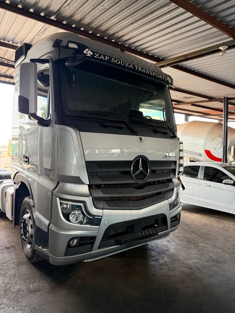 2651 Actros  traçado  - Foto 2