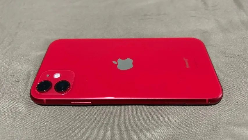 Iphone 11, 64gb, Vermelho, Saúde da Bateria em 74%. Possui caixa e