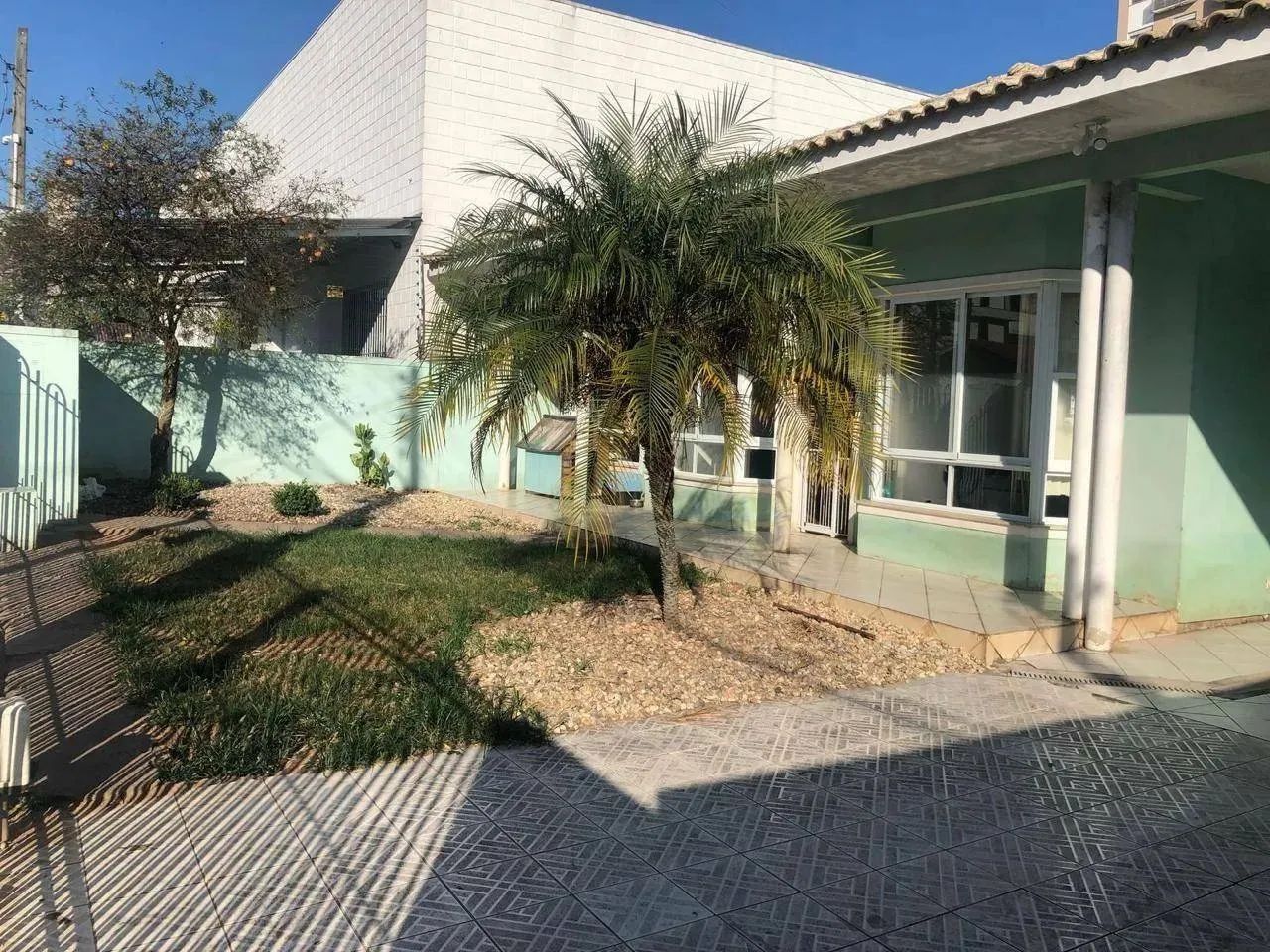 À venda | Casa com 4 quartos, 300 m² e 4 vagas de garagem - Abraão, em Florianópolis.