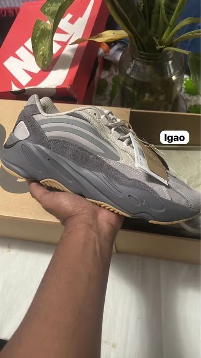 Adidas Yeezy Boost 700 V2 Tephra 