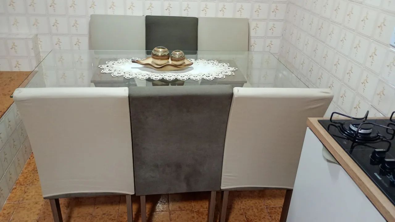 Mesa de jantar com tampo de vidro - Foto 2