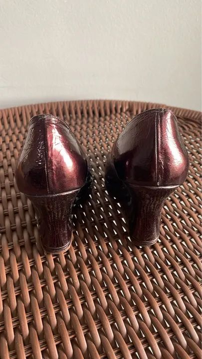 Sapato Anabela verniz 34 semi novo 35,00 - Foto 5