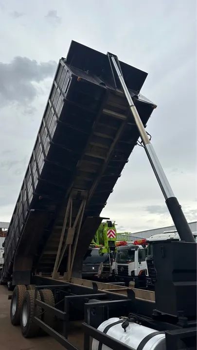 Volkswagen 6x4 Caçamba Agrícola traçado silagem  - Foto 11