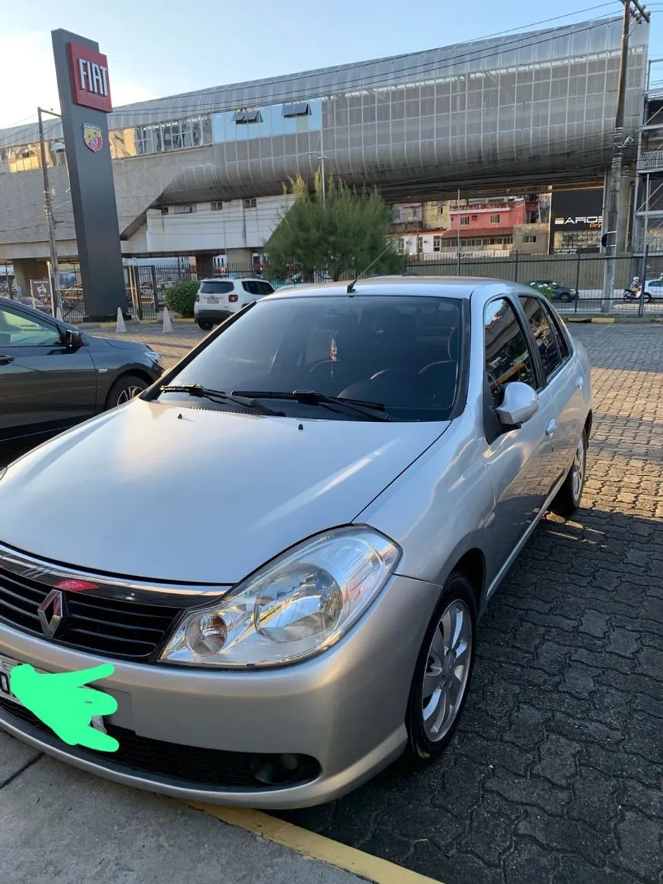 Vende-se O Renault Symbol 1.6 Privilège 16V Flex 4P manual