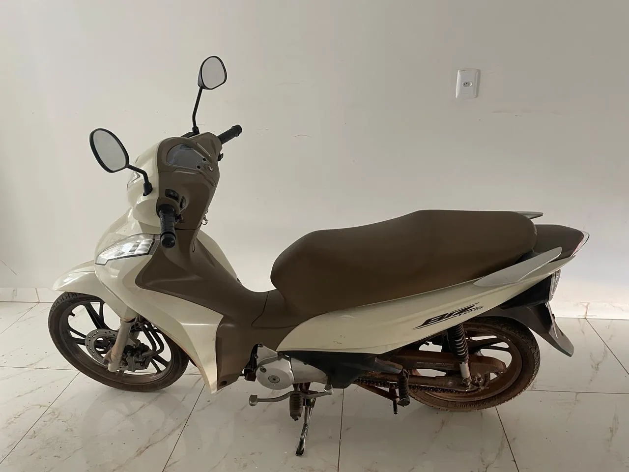 Biz 125 2023, quitada
